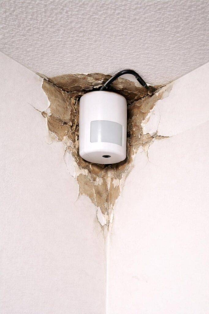 A poor quality alarm sensor install.